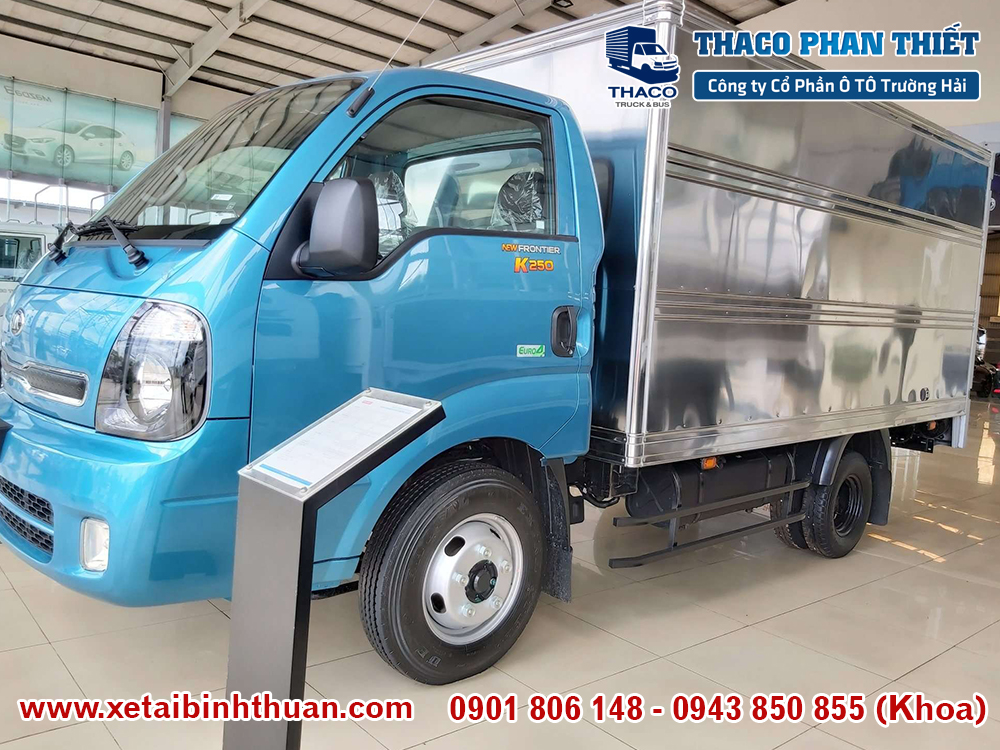 Xe tải  KIA K250 Thùng Kín Màu Xanh